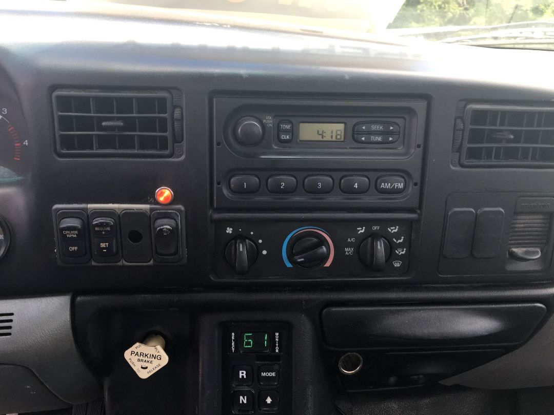 2008 FORD F750 XL - Image 12